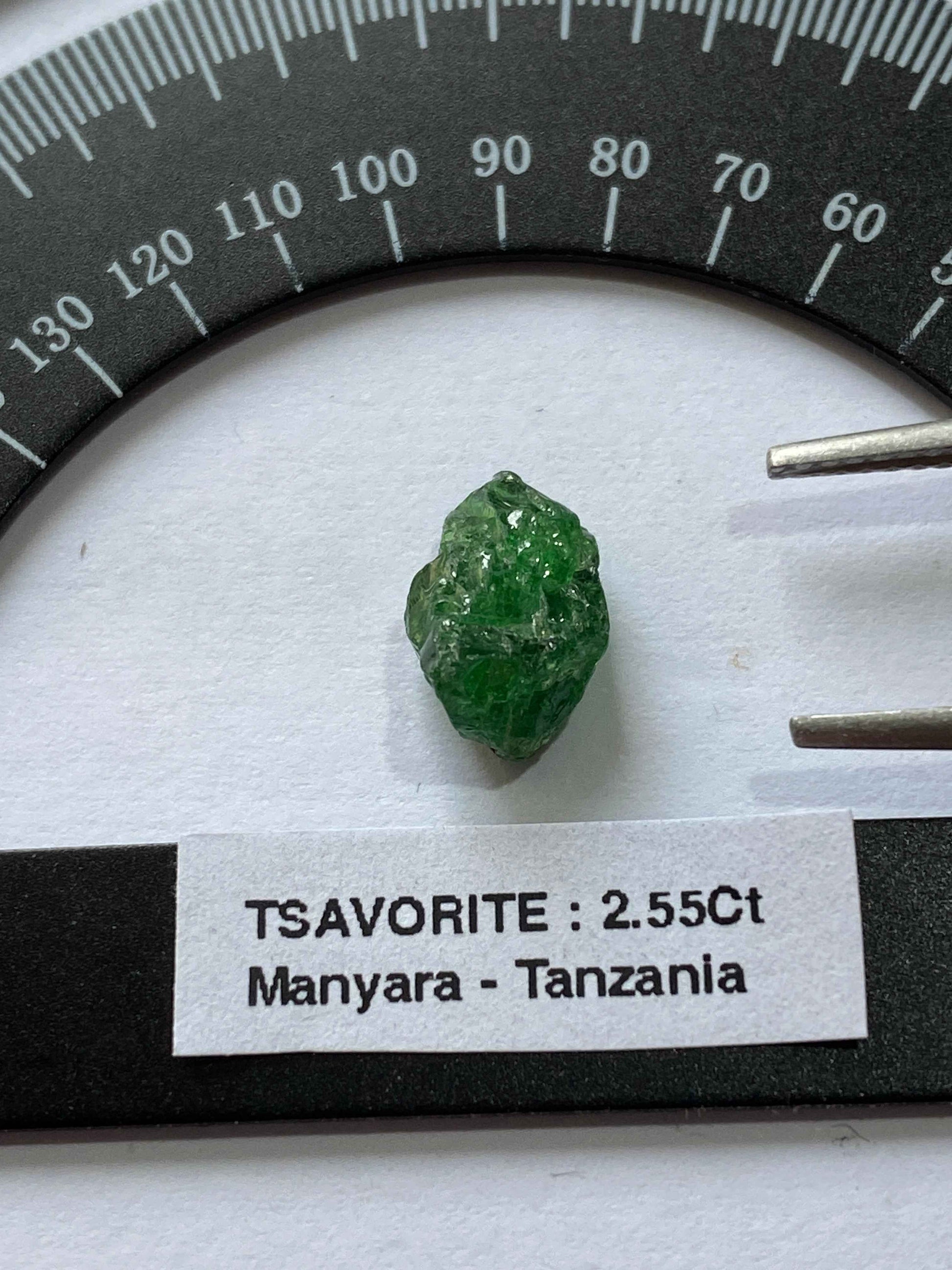 TSAVORITE ROUGH NATURAL GEMSTONE : MERALANI HILLS, MANYARA, TANZANIA 2.55Ct MFG4924