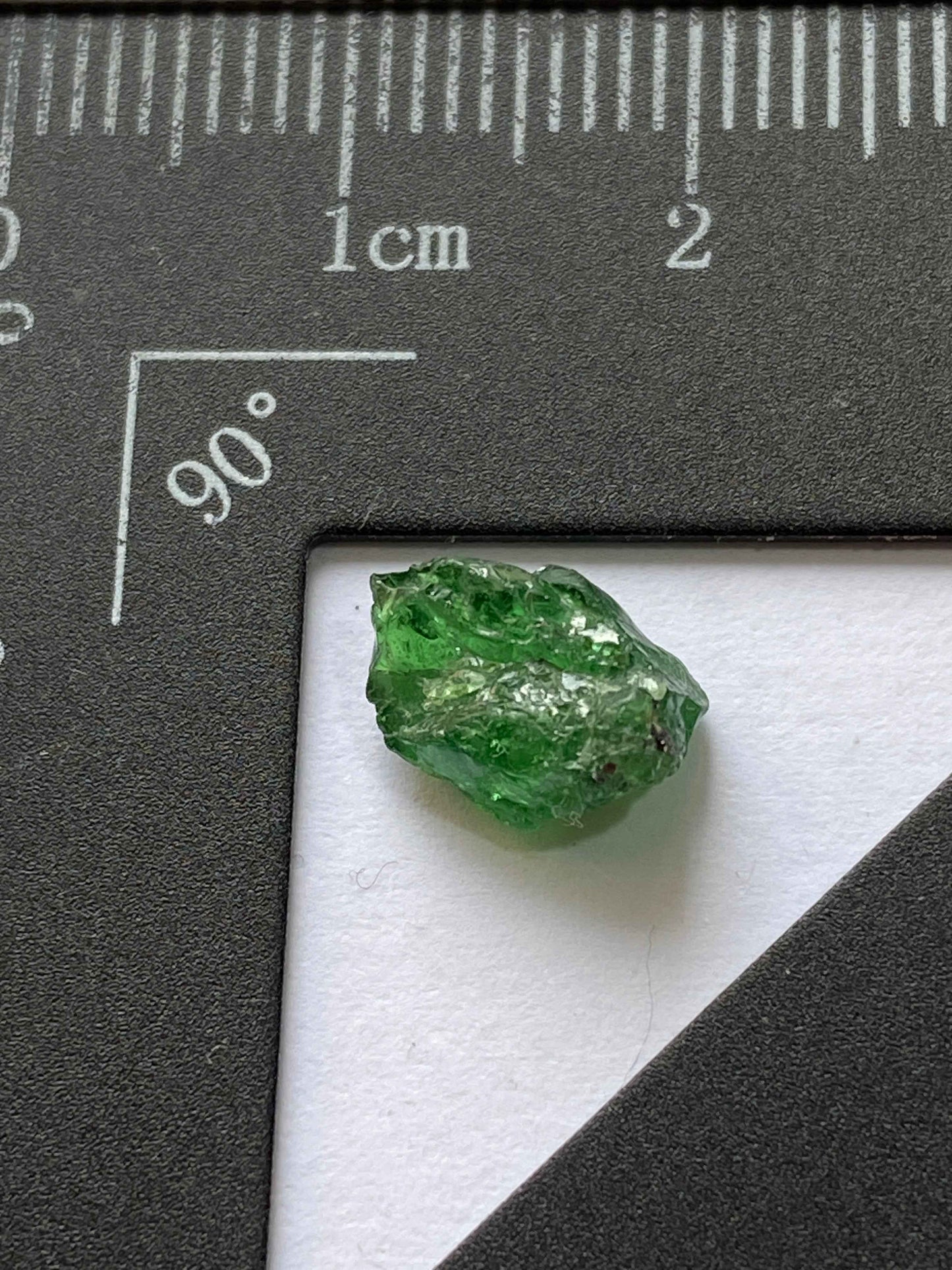 TSAVORITE ROUGH NATURAL GEMSTONE : MERALANI HILLS, MANYARA, TANZANIA 2.55Ct MFG4924