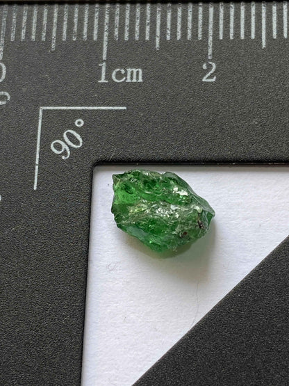 TSAVORITE ROUGH NATURAL GEMSTONE : MERALANI HILLS, MANYARA, TANZANIA 2.55Ct MFG4924