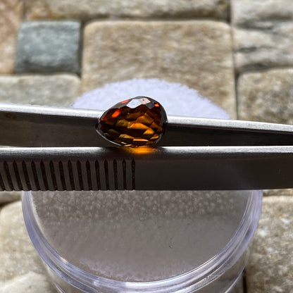 ZIRCON NATURAL GEMSTONE : DARA-E-PECH, KUNAR, AFGANISTAN 2.85Ct. MFG5462