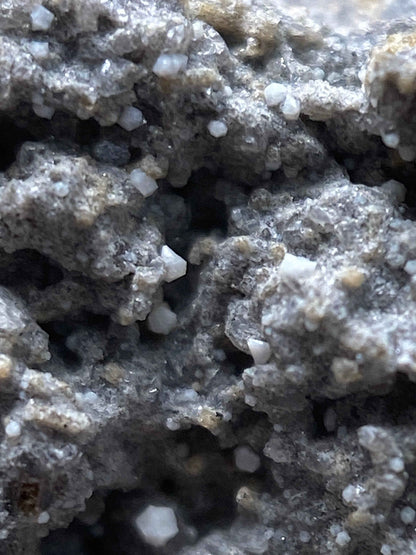 CRISTOBALITE : VECHEC, SLANSKE, VRCHY MTS., SLOVAKIA  35g. MF4931