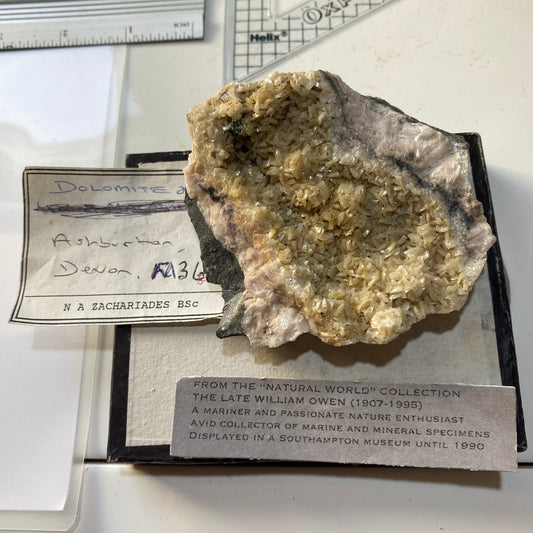 DOLOMITE - LINHAY HILL QUARRY, ASHBURTON, DEVON, ENGLAND 210g MF1341