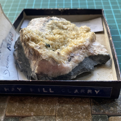 DOLOMITE - LINHAY HILL QUARRY, ASHBURTON, DEVON, ENGLAND 210g MF1341