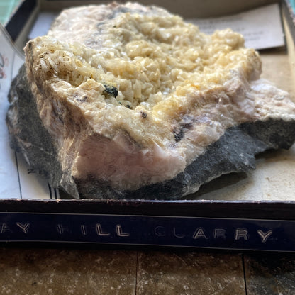 DOLOMITE - LINHAY HILL QUARRY, ASHBURTON, DEVON, ENGLAND 210g MF1341
