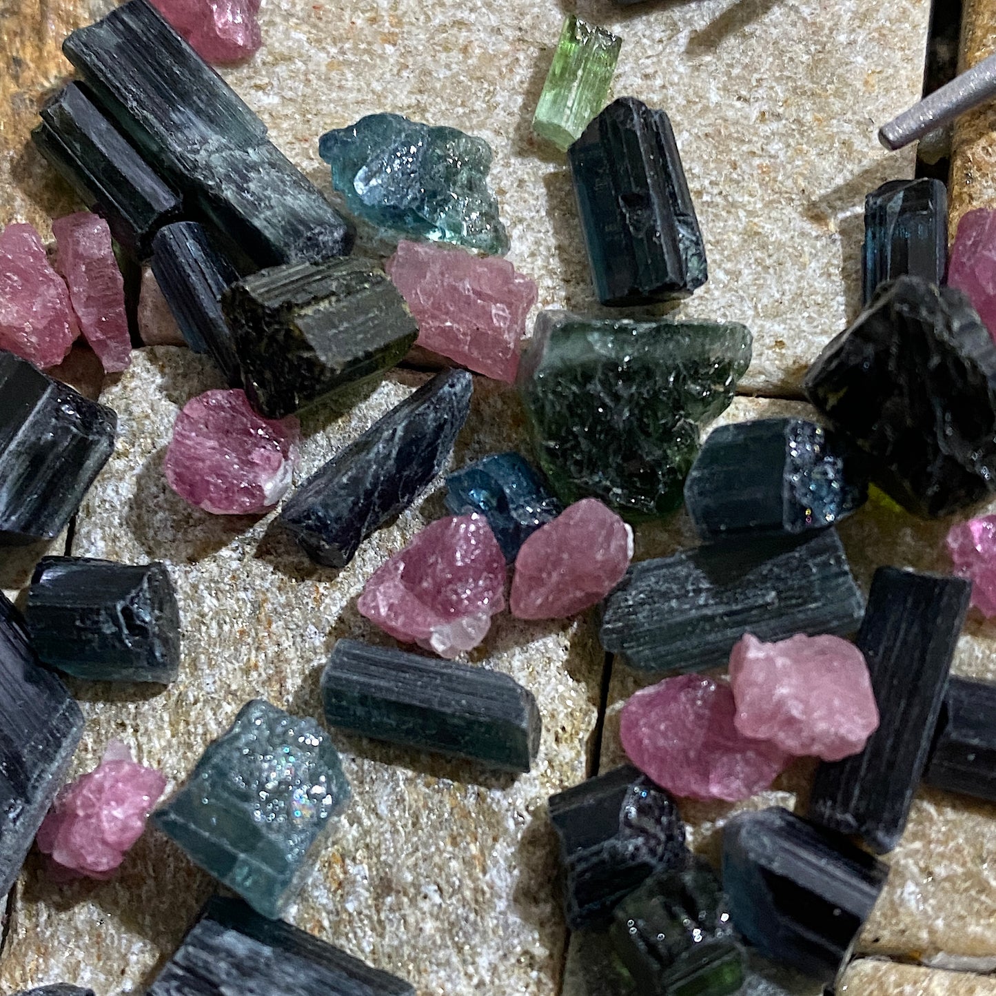 TOURMALINE ROUGH GEMSTONES - CORONEL MURTA, MINAS GERAIS, BRAZIL 18g MFG5017