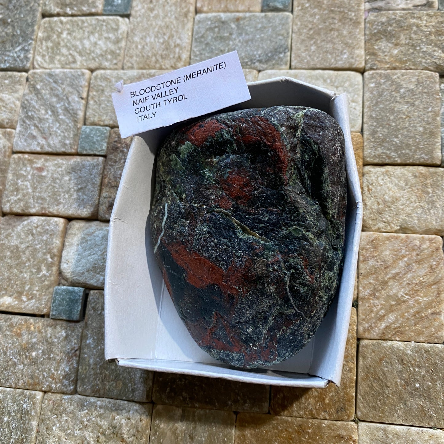 BLOODSTONE [MERANITE] - NAIF VALLEY, SOUTH TYROL, ITALY  140g. MF4115