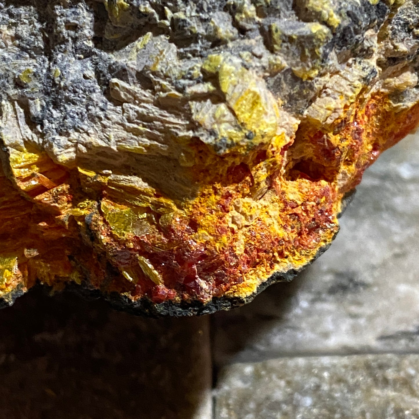 ORPIMENT/ REALGAR FROM QUIRUVILCA MINE, PERU 284g MF1351