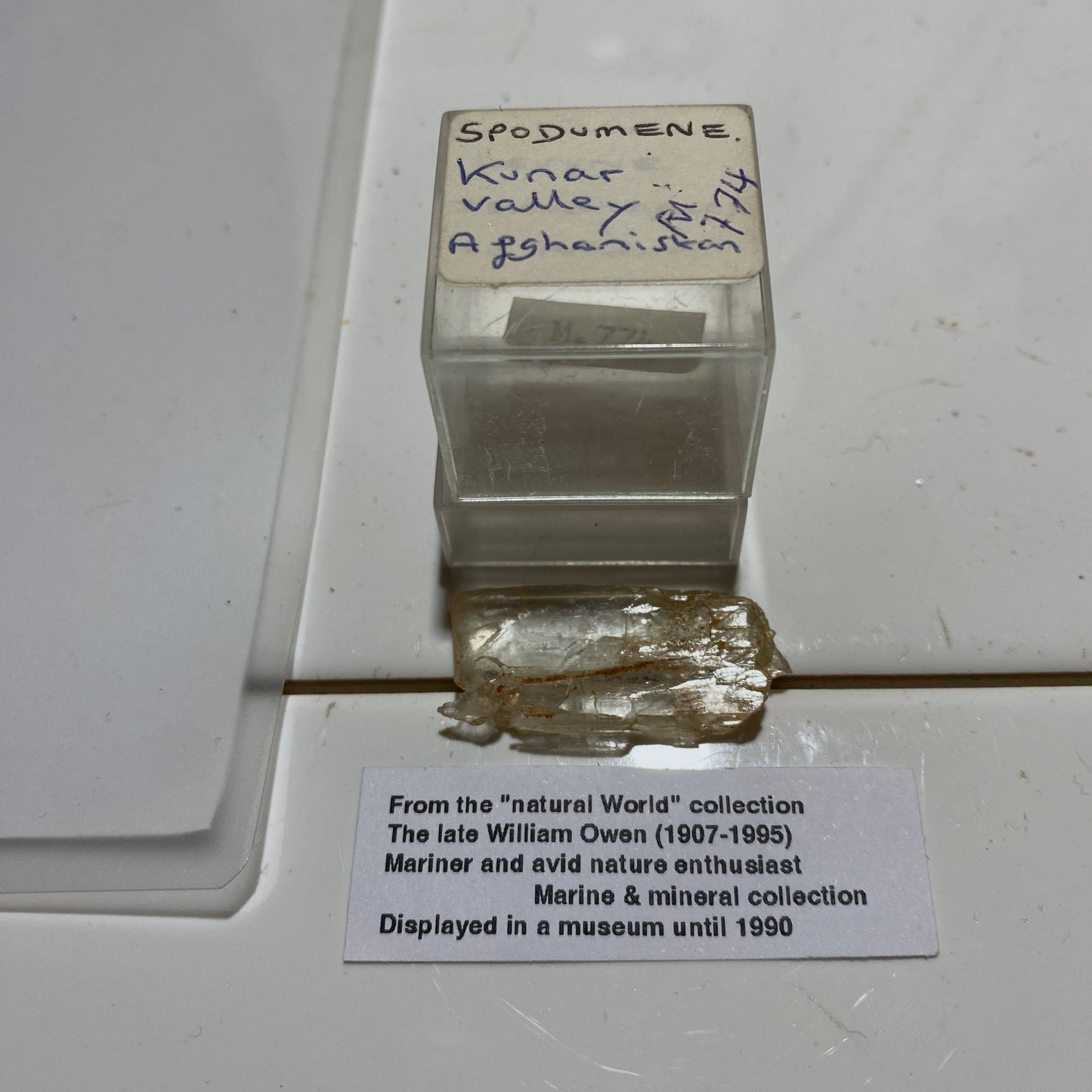 SPODUMENE CRYSTALLISATION - DARA-E-PECH PEGMATITE, KUNARI, AFGHANISTAN 4g MF1312