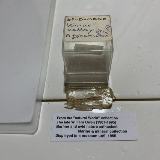 SPODUMENE CRYSTALLISATION - DARA-E-PECH PEGMATITE, KUNARI, AFGHANISTAN 4g MF1312