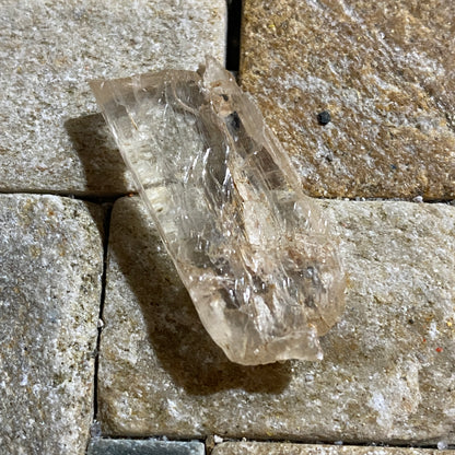 SPODUMENE CRYSTALLISATION - DARA-E-PECH PEGMATITE, KUNARI, AFGHANISTAN 4g MF1312