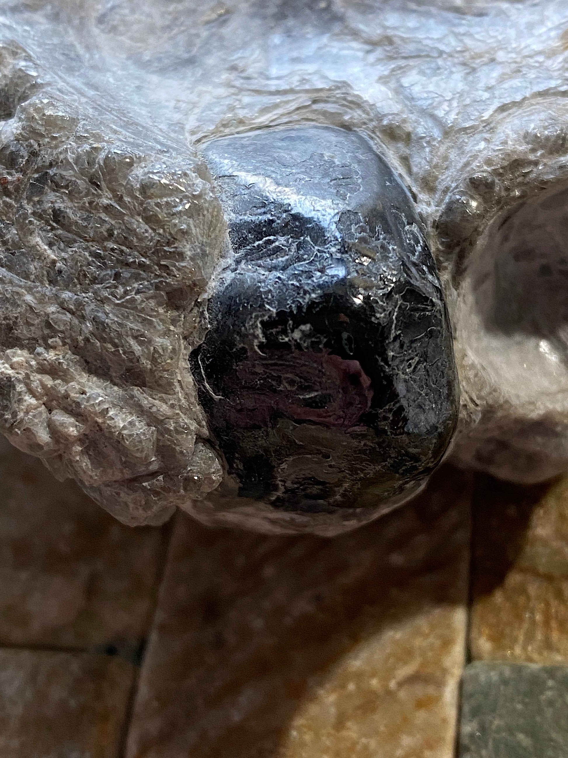 OBSIDIAN IN PERLITE : PICKETPOST MOUNTAIN, ARIZONA, U.S.A. 130g MF4941