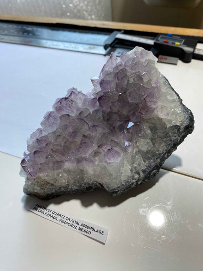 AMETHYST QUARTZ CRYSTAL ASSEMBLAGE : PIEDRA PARADA, VERACRUZ, MEXICO, 607g MF4942