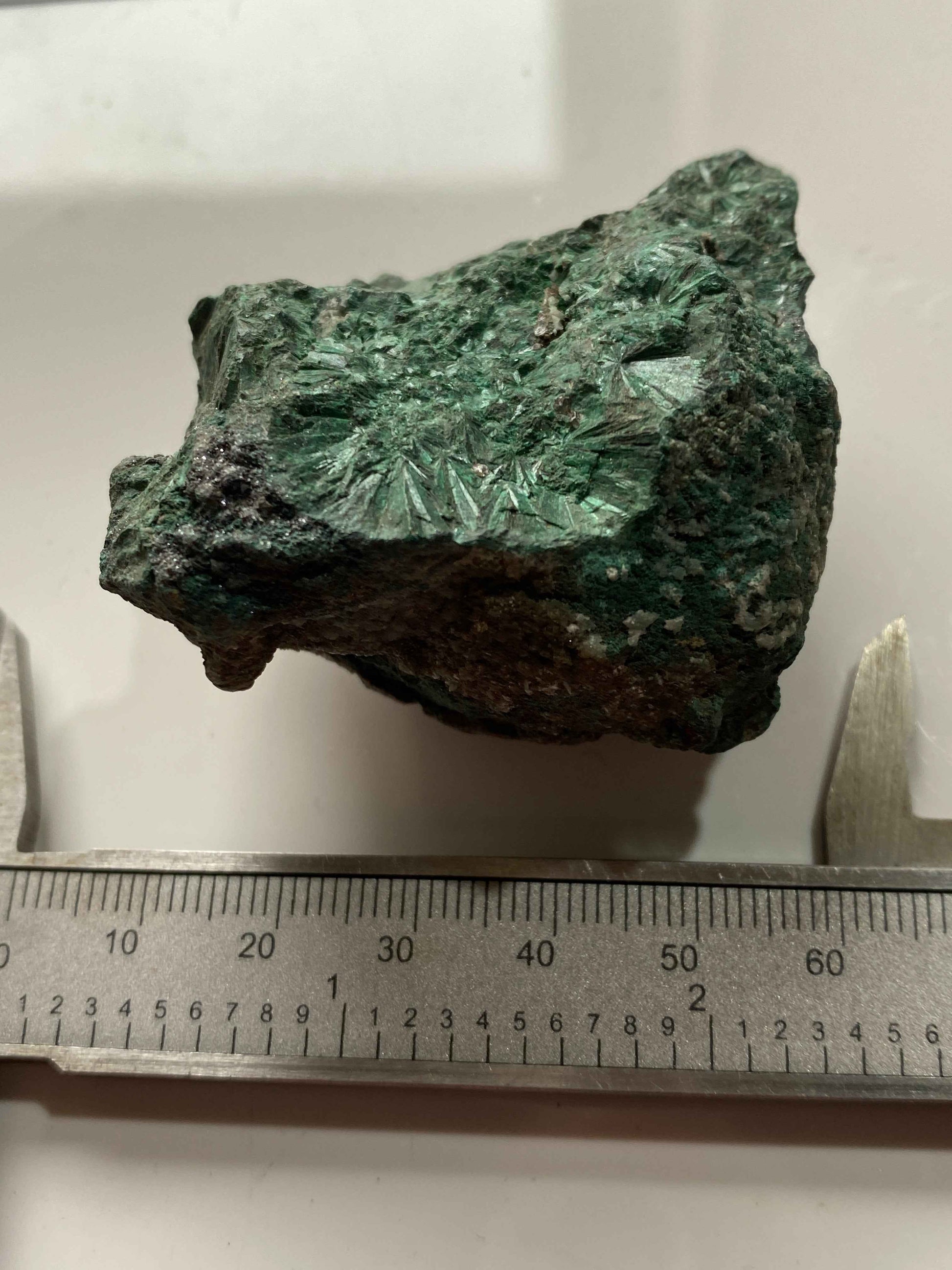 MALACHITE WITH TRACES SPECULARITE : WHEAL PHOENIX, LINKINHORNE, CORNWALL 121g MF4946