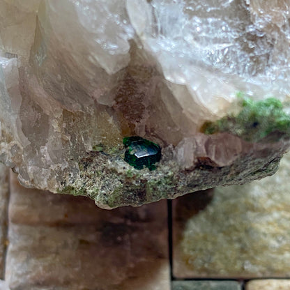 DIOPTASE ON QUARTZ FROM ALTYN-TYUBE, KAZAKHSTAN. 113g MF1391