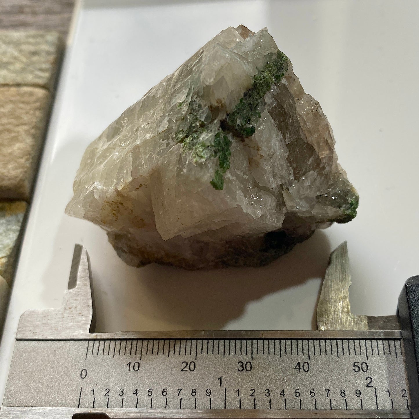 DIOPTASE ON QUARTZ FROM ALTYN-TYUBE, KAZAKHSTAN. 113g MF1391