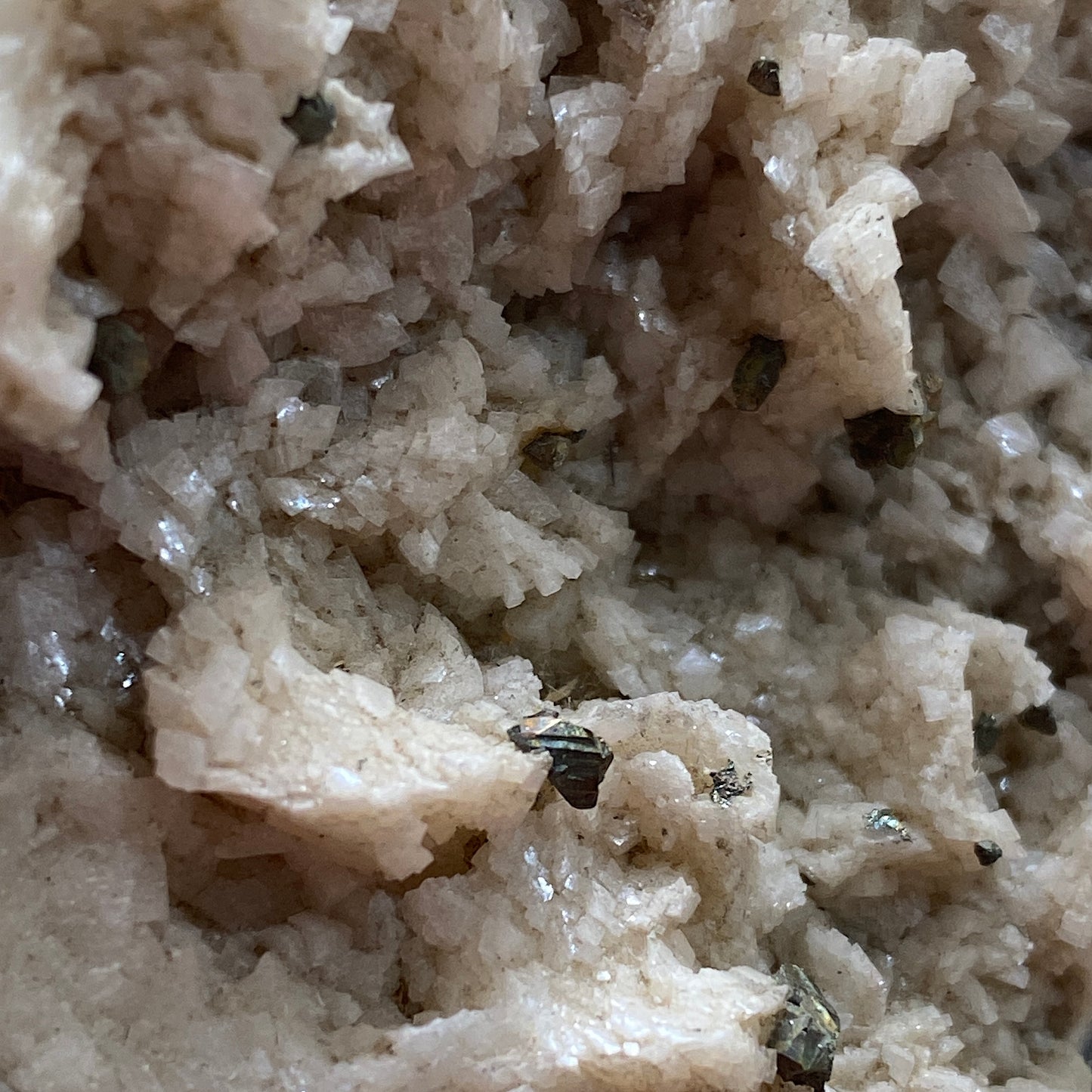 DOLOMITE WITH CHALCOPYRITE - BEN HOGAN QUARRY, BLACK ROCK, ARKANSAS, U.S.A. 640g MF1302