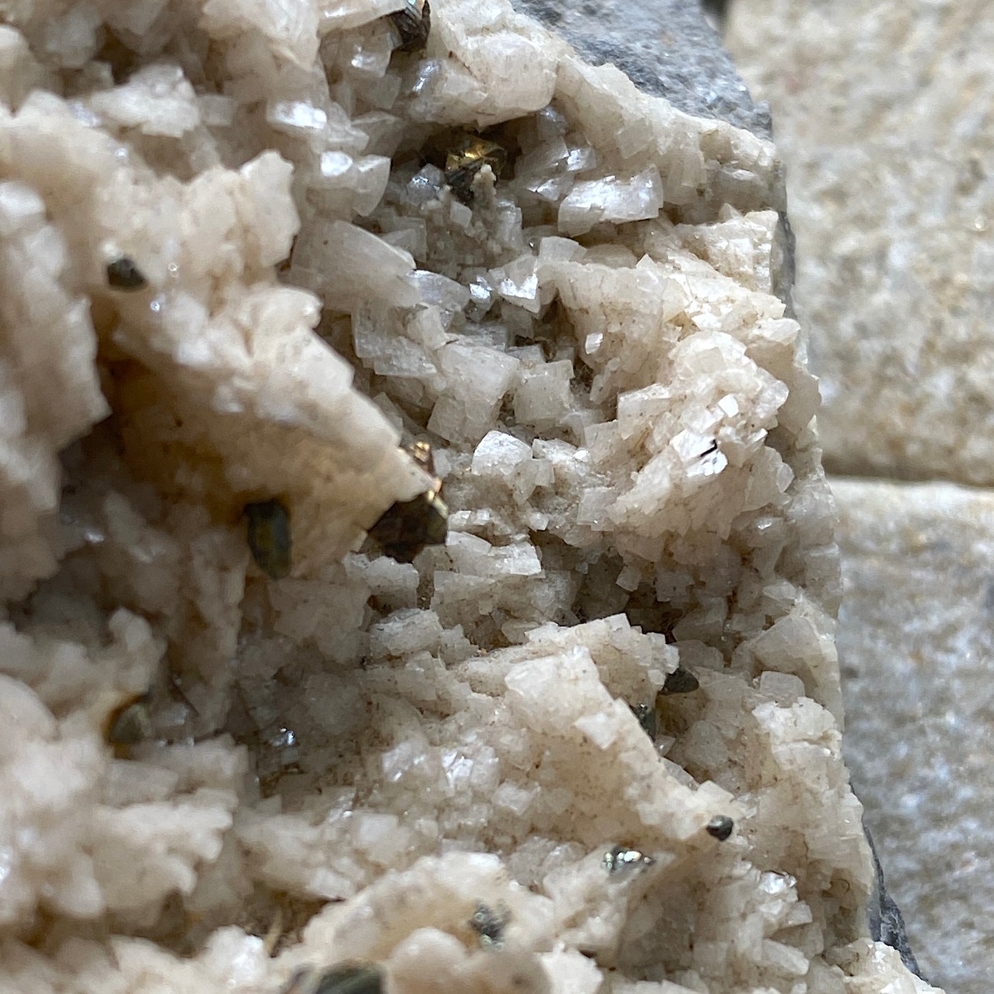 DOLOMITE WITH CHALCOPYRITE - BEN HOGAN QUARRY, BLACK ROCK, ARKANSAS, U.S.A. 640g MF1302