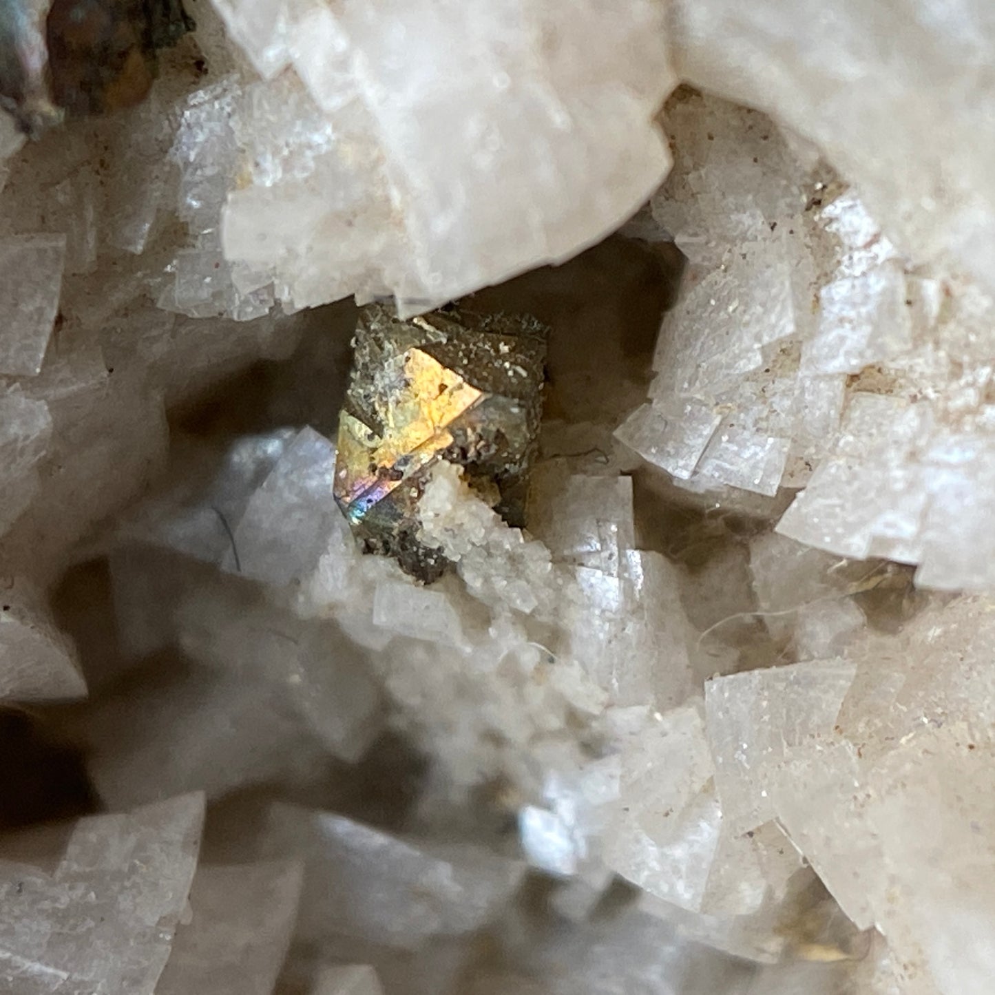 DOLOMITE WITH CHALCOPYRITE - BEN HOGAN QUARRY, BLACK ROCK, ARKANSAS, U.S.A. 640g MF1302