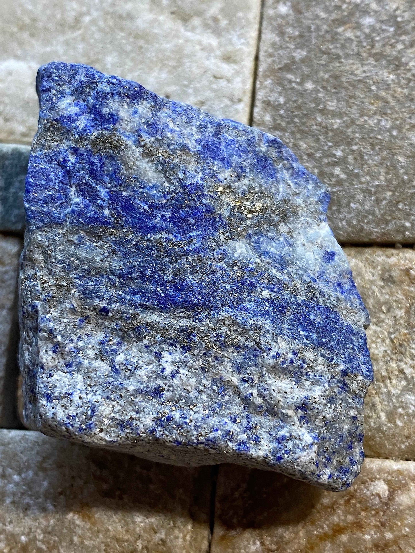 LAPIS LAZULI : LADJUAR MEDAM, BADAKHSHAN, AFGHANISTAN 34g MF4955