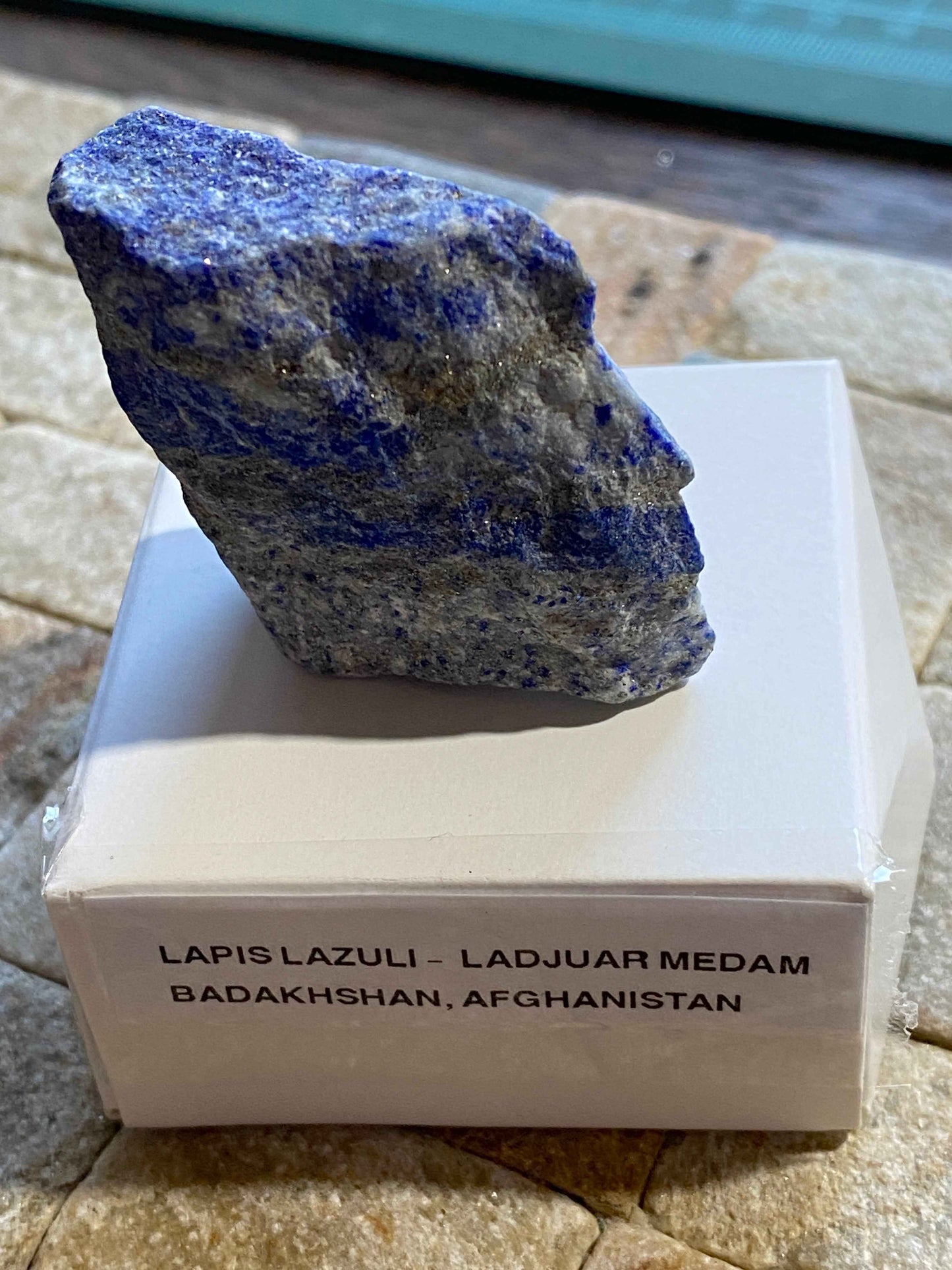 LAPIS LAZULI : LADJUAR MEDAM, BADAKHSHAN, AFGHANISTAN 34g MF4955