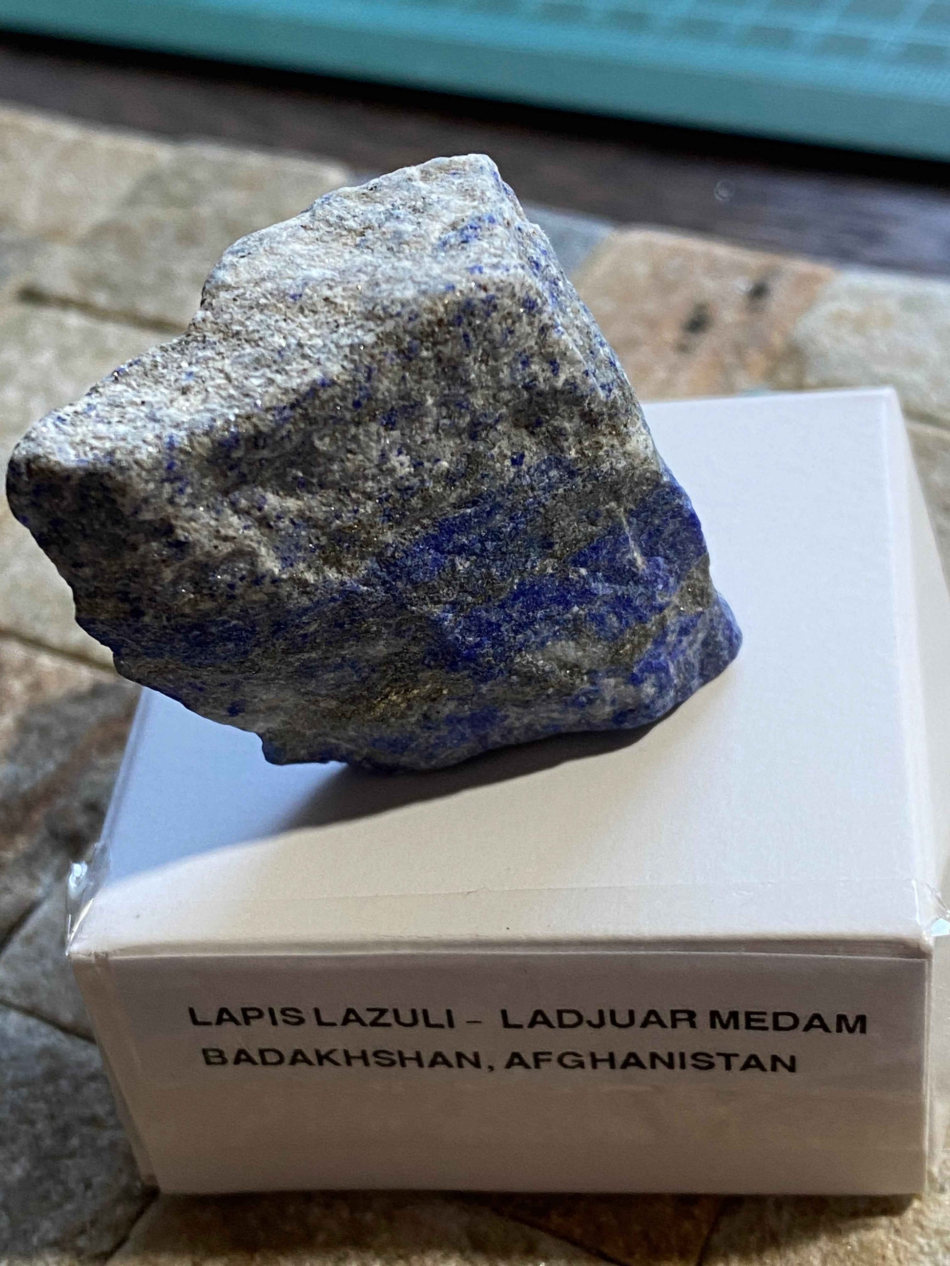 LAPIS LAZULI : LADJUAR MEDAM, BADAKHSHAN, AFGHANISTAN 34g MF4955