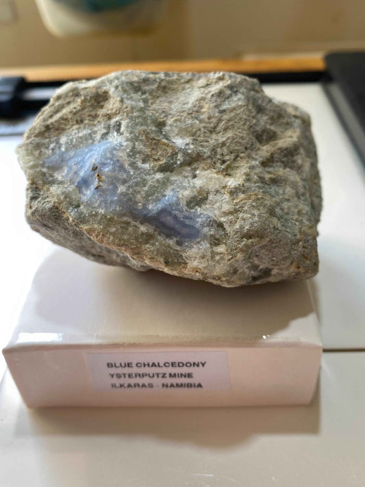 BLUE CHALCEDONY IN MATRIX : YSTERPUTZ MINE, ILKARAS REGION, NAMIBIA 316g. MF4962
