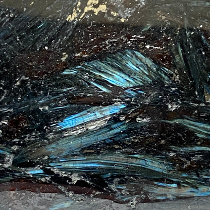 NUUMMITE [?] GEMSTONE - GREENLAND : LARGE 302Ct MFG5477