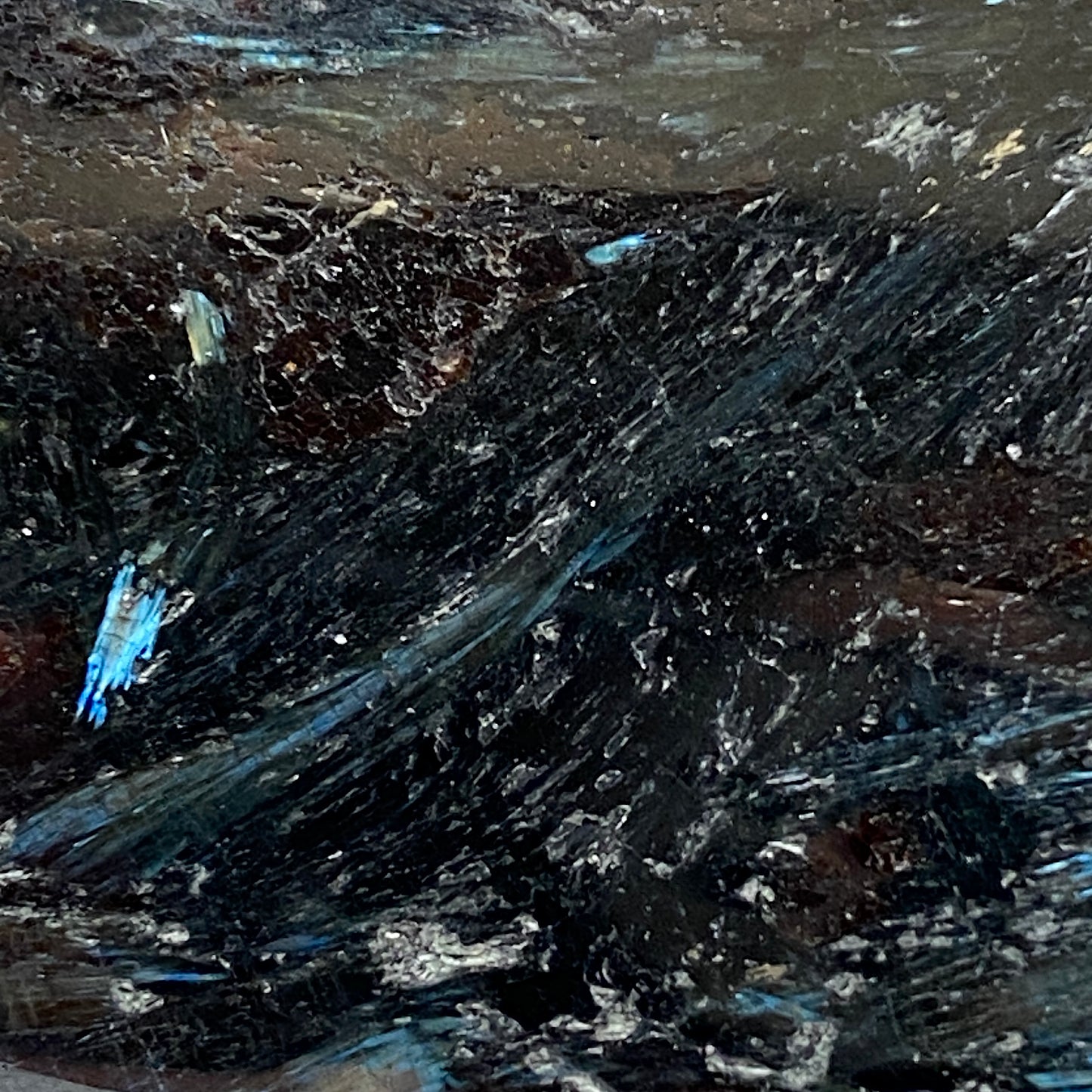 NUUMMITE [?] GEMSTONE - GREENLAND : LARGE 302Ct MFG5477