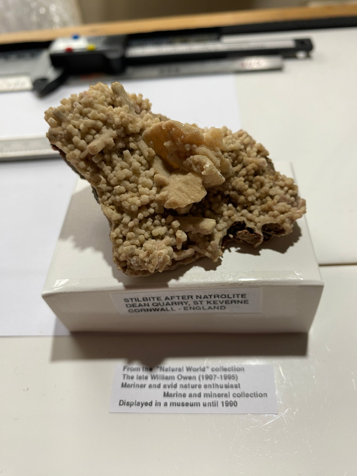 STILBITE AFTER NATROLITE : DEAN QUARRY, ST KEVERNE, CORNWALL, ENGLAND 80g MF4964
