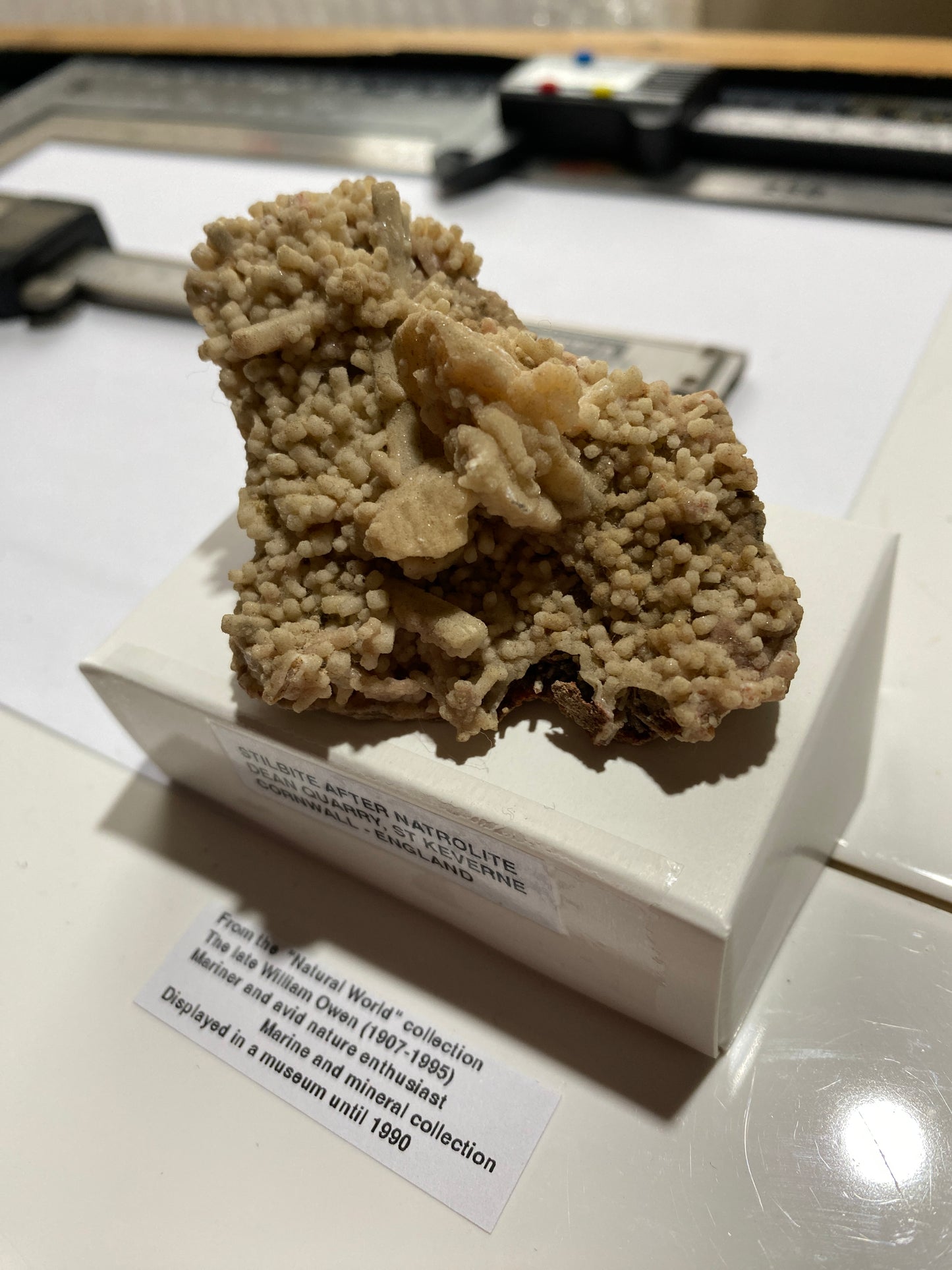 STILBITE AFTER NATROLITE : DEAN QUARRY, ST KEVERNE, CORNWALL, ENGLAND 80g MF4964