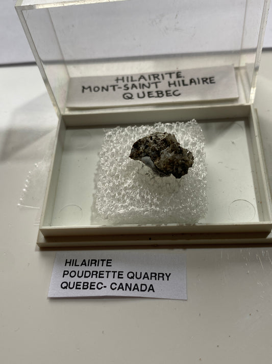 HILAIRITE [ETC] : POUDRETTE QUARRY, MONT SAINT-HILAIRE, QUEBEC, CANADA MF4965