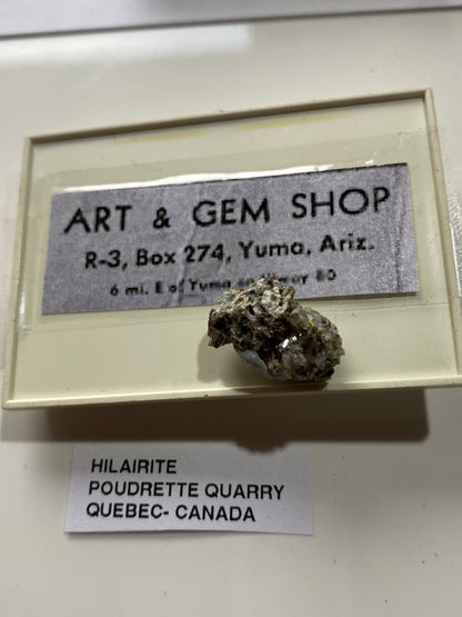 HILAIRITE [ETC] : POUDRETTE QUARRY, MONT SAINT-HILAIRE, QUEBEC, CANADA MF4965