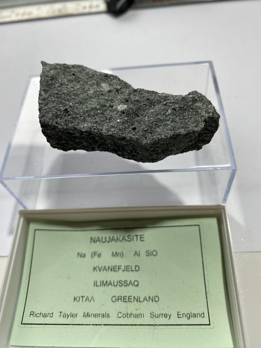 NAUJAKASITE WITH SODALITE : KVANEJELD, ILMAUSSAQ, GREENLAND  48g MF4967