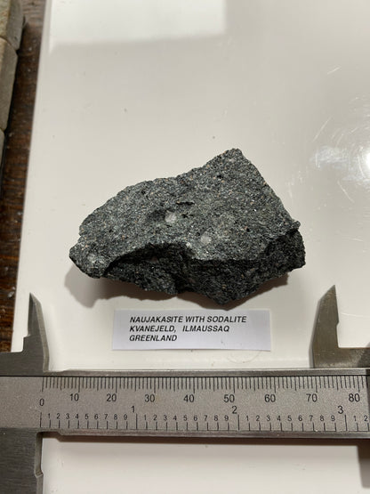 NAUJAKASITE WITH SODALITE : KVANEJELD, ILMAUSSAQ, GREENLAND  48g MF4967