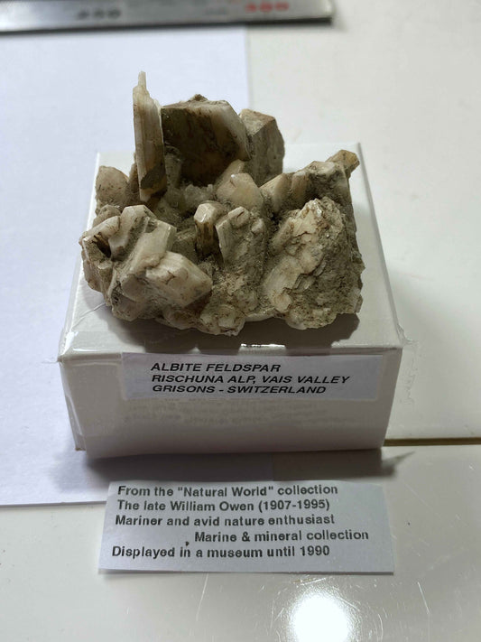 ALBITE FELDSPAR : RISCHUNA ALP, VAIS VALLEY, GRISONS, SWITZERLAND 28g MF4974
