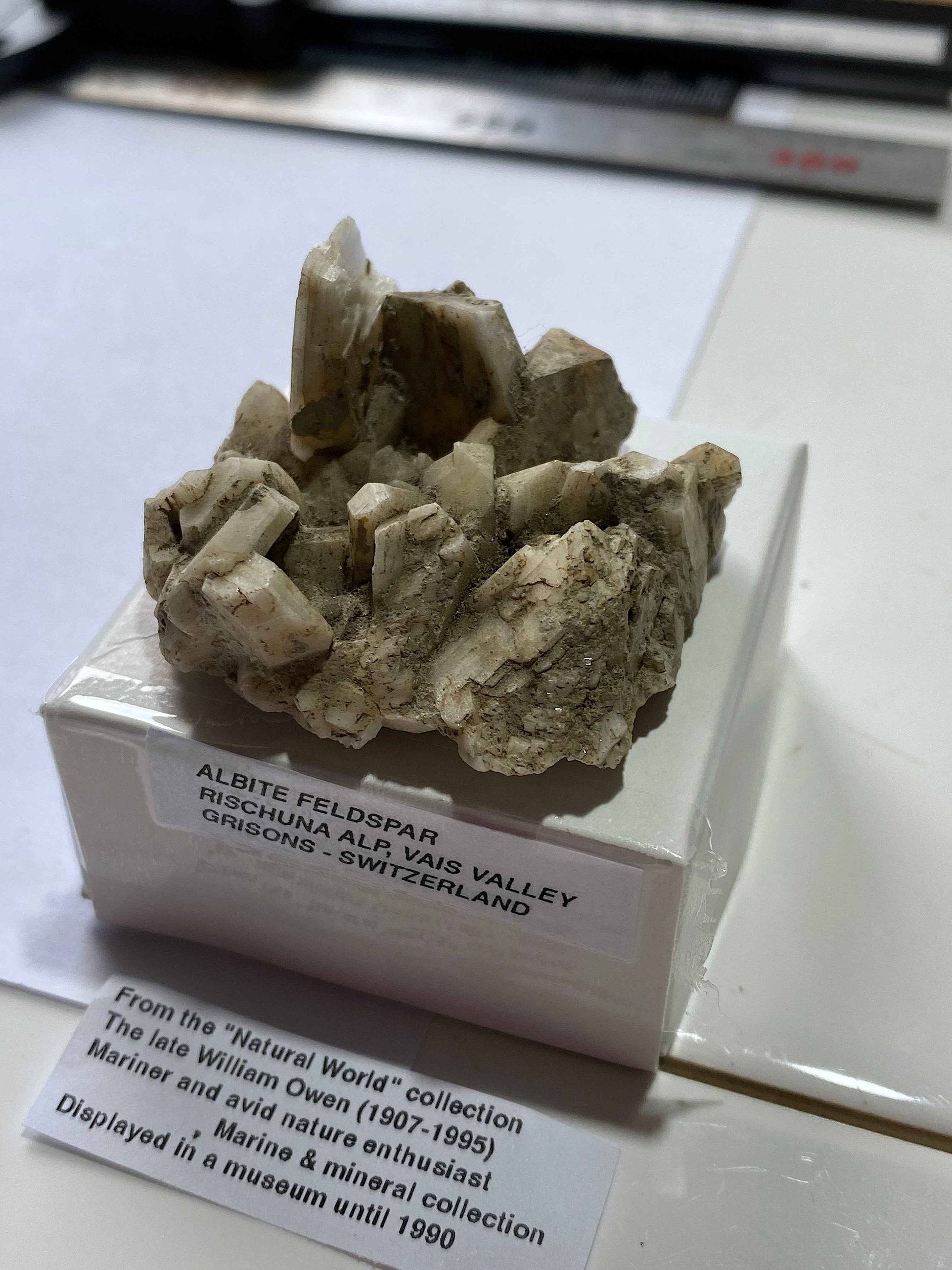 ALBITE FELDSPAR : RISCHUNA ALP, VAIS VALLEY, GRISONS, SWITZERLAND 28g MF4974