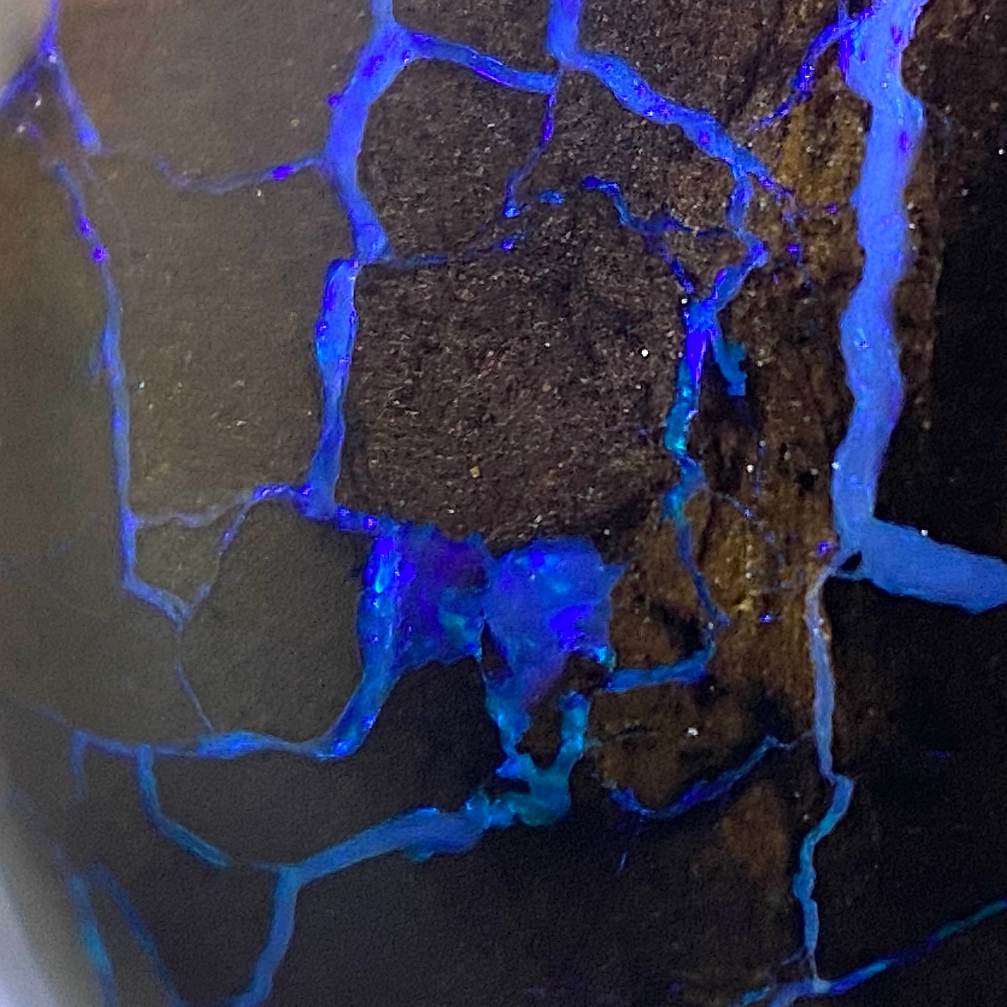 BOULDER OPAL NATURAL GEMSTONE - QUEENSLAND, AUSTRALIA 12.80Ct MFG5473