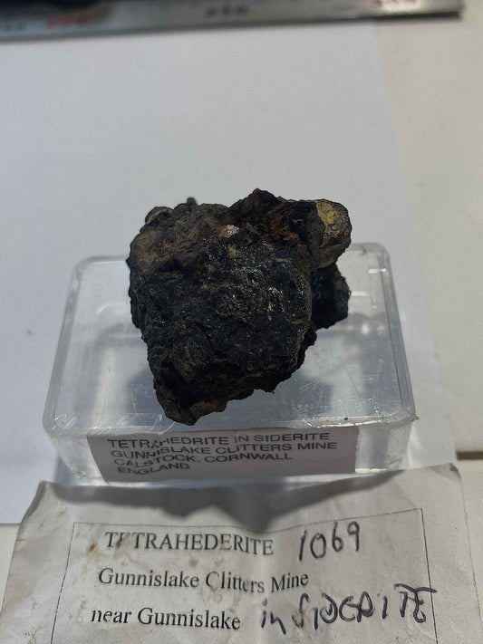 TETRAHEDRITE/SIDERITE : GUNNISLAKE CLITTERS MINE, CALSTOCK, CORNWALL 39g MF4980