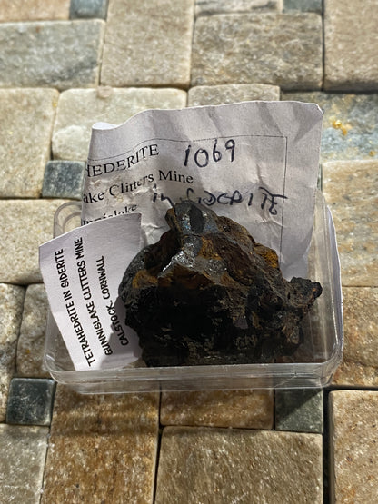 TETRAHEDRITE/SIDERITE : GUNNISLAKE CLITTERS MINE, CALSTOCK, CORNWALL 39g MF4980