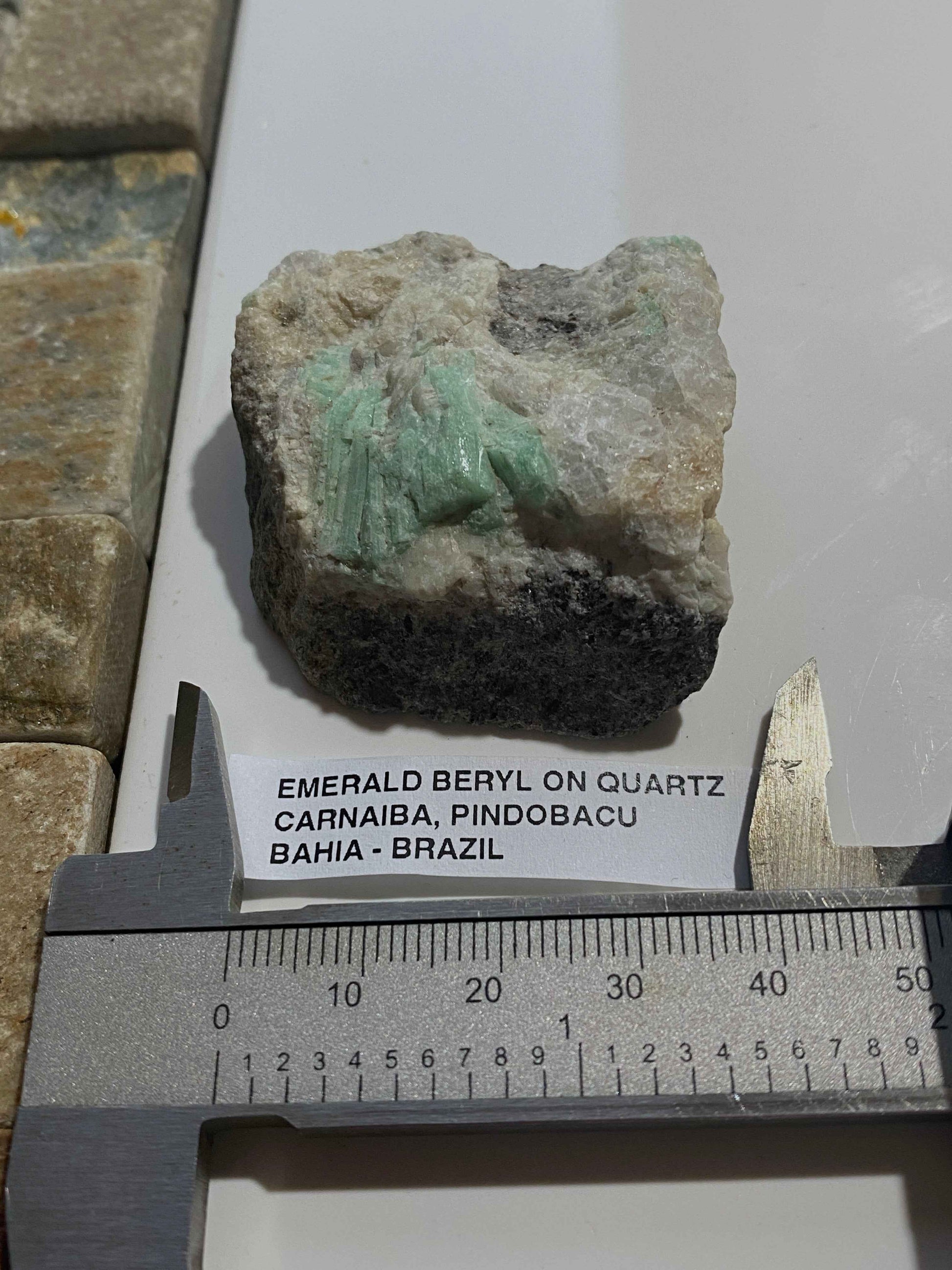 EMERALD BERYL ON QUARTZ : CARNAIBA, PINDOBACU, BAHIA, BRAZIL  58g MF4981