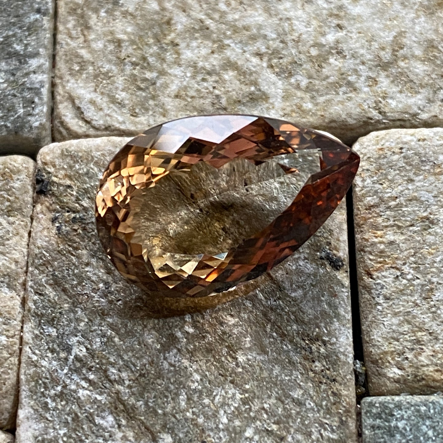 TOPAZ NATURAL GEMSTONE - OURO PRETO, MINAS GERAIS, BRAZIL 14.70Ct MFG1526