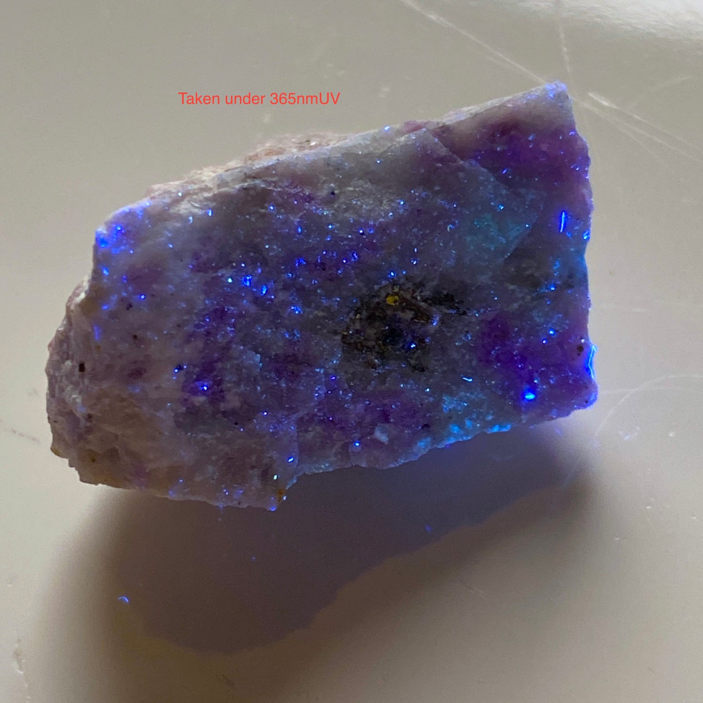 GEARKSUTITE WITH FLUORITE FROM IVIGTUT, GREENLAND. 8g MF1769