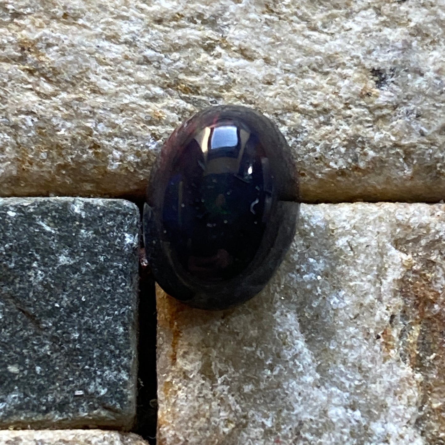 BLACK OPAL NATURAL GEMSTONE - VIRGIN VALLEY, NEVADA, U.S.A. 1.05Ct MFG1877