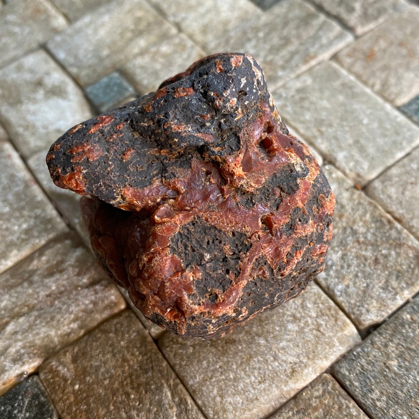 CARNELIAN AGATE FROM LUNANBAY, FIFE, SCOTLAND 95g MF1770