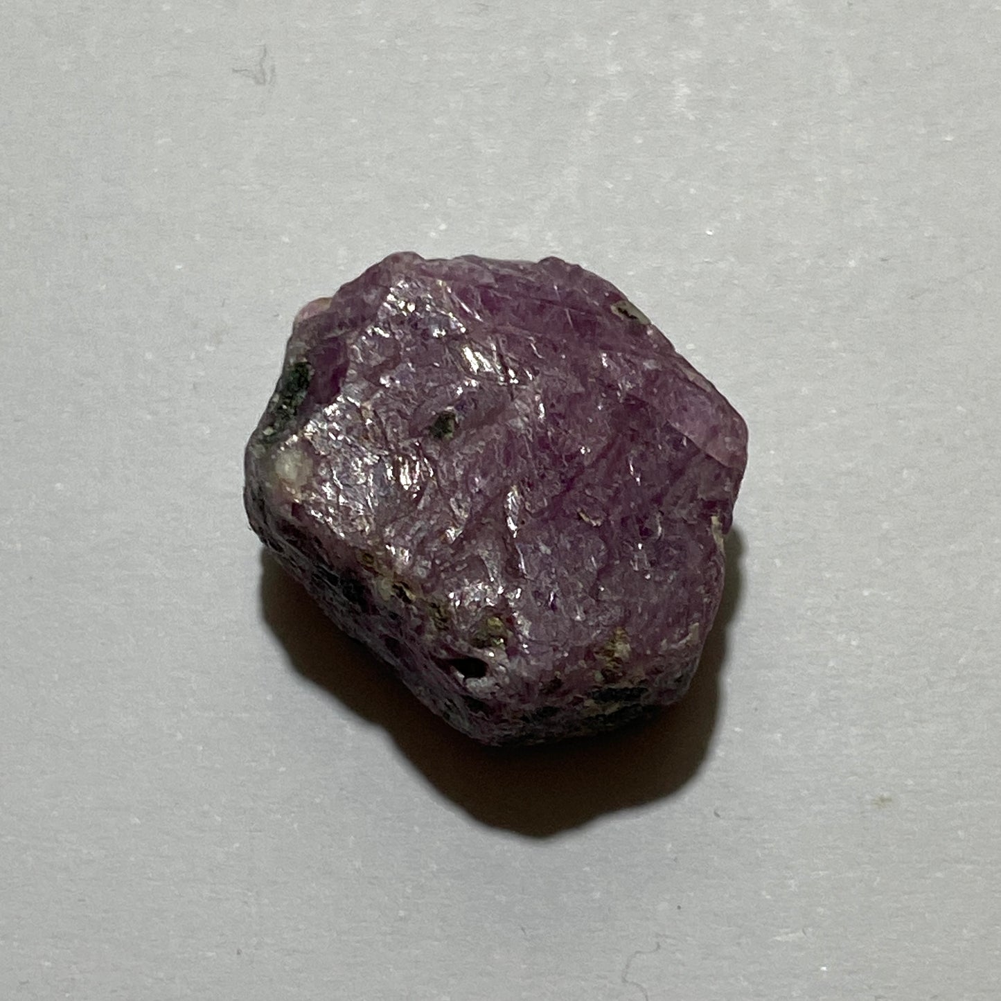 RUBY CORUNDUM MINERAL SPECIMEN - MUNDARARA MINE, TANZANIA 6g MF4021