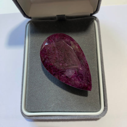 RUBY CORUNDUM GEMSTONE - INOSY DISTRICT, MADAGASCAR. MASSIVE 185Ct  MFG5051