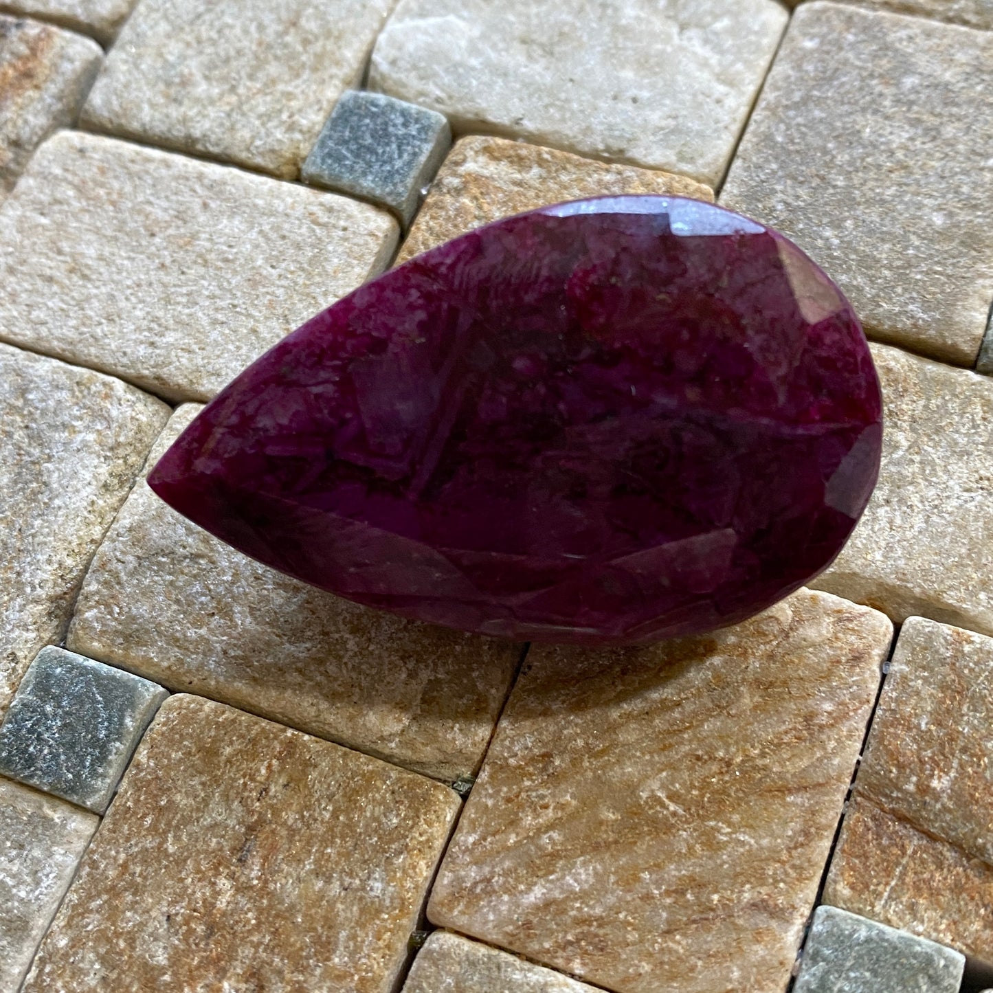 RUBY CORUNDUM GEMSTONE - INOSY DISTRICT, MADAGASCAR. MASSIVE 185Ct  MFG5051