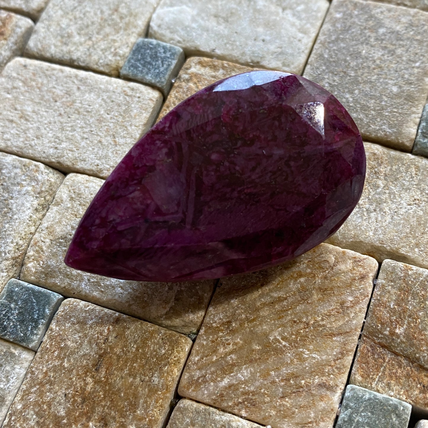 RUBY CORUNDUM GEMSTONE - INOSY DISTRICT, MADAGASCAR. MASSIVE 185Ct  MFG5051