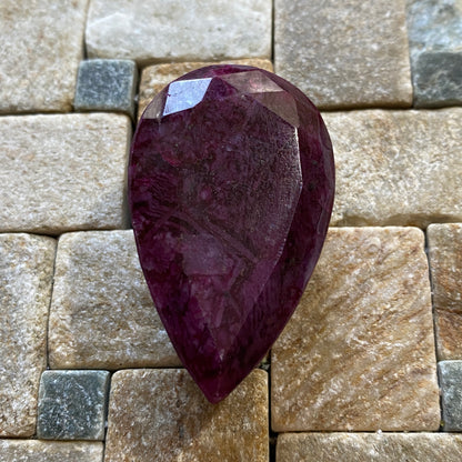 RUBY CORUNDUM GEMSTONE - INOSY DISTRICT, MADAGASCAR. MASSIVE 185Ct  MFG5051