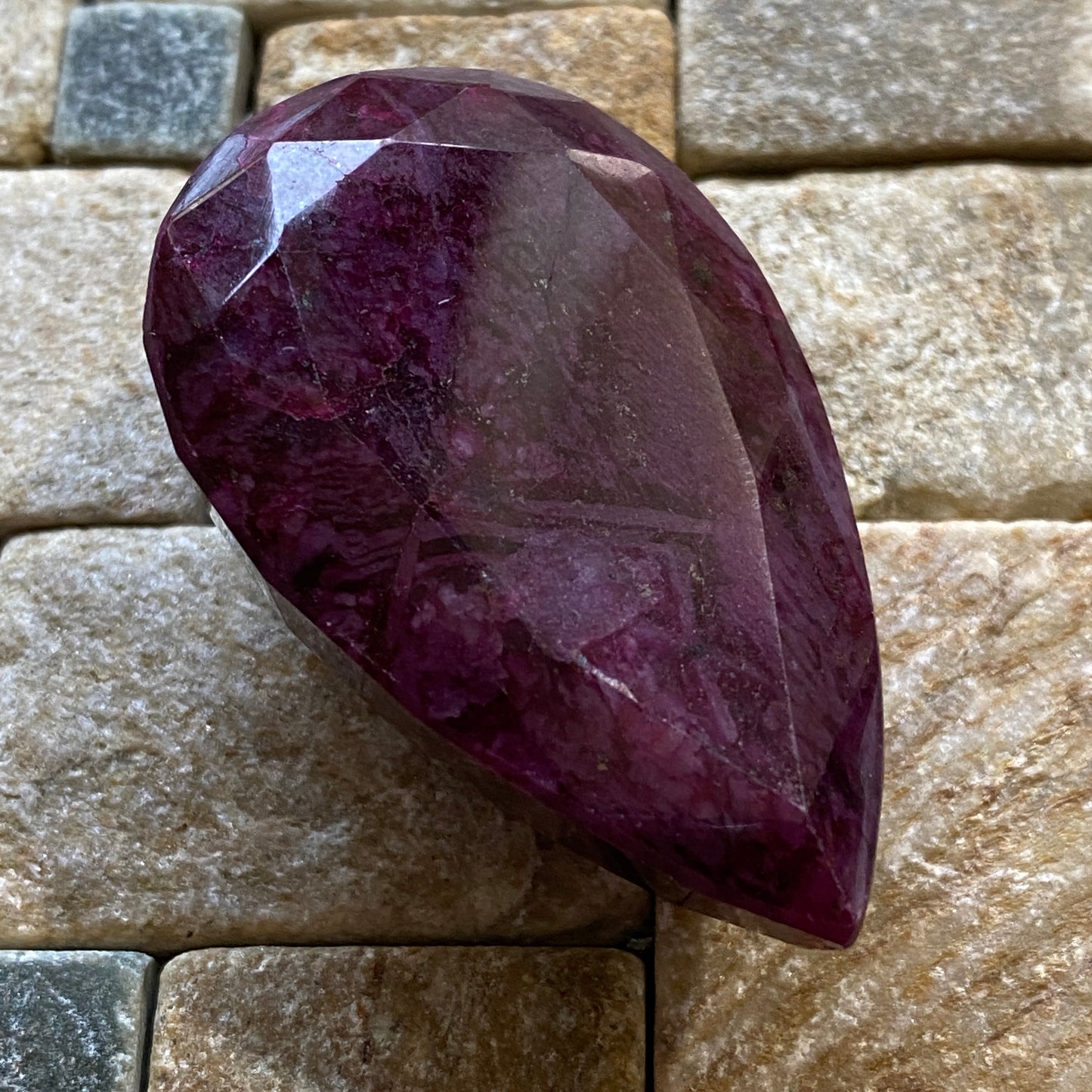 RUBY CORUNDUM GEMSTONE - INOSY DISTRICT, MADAGASCAR. MASSIVE 185Ct  MFG5051